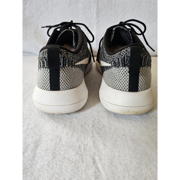 Nike Roshe Two Flyknit Black White Men's Size 11.5 Lightweight Running Shoes - Picture 3 of 8